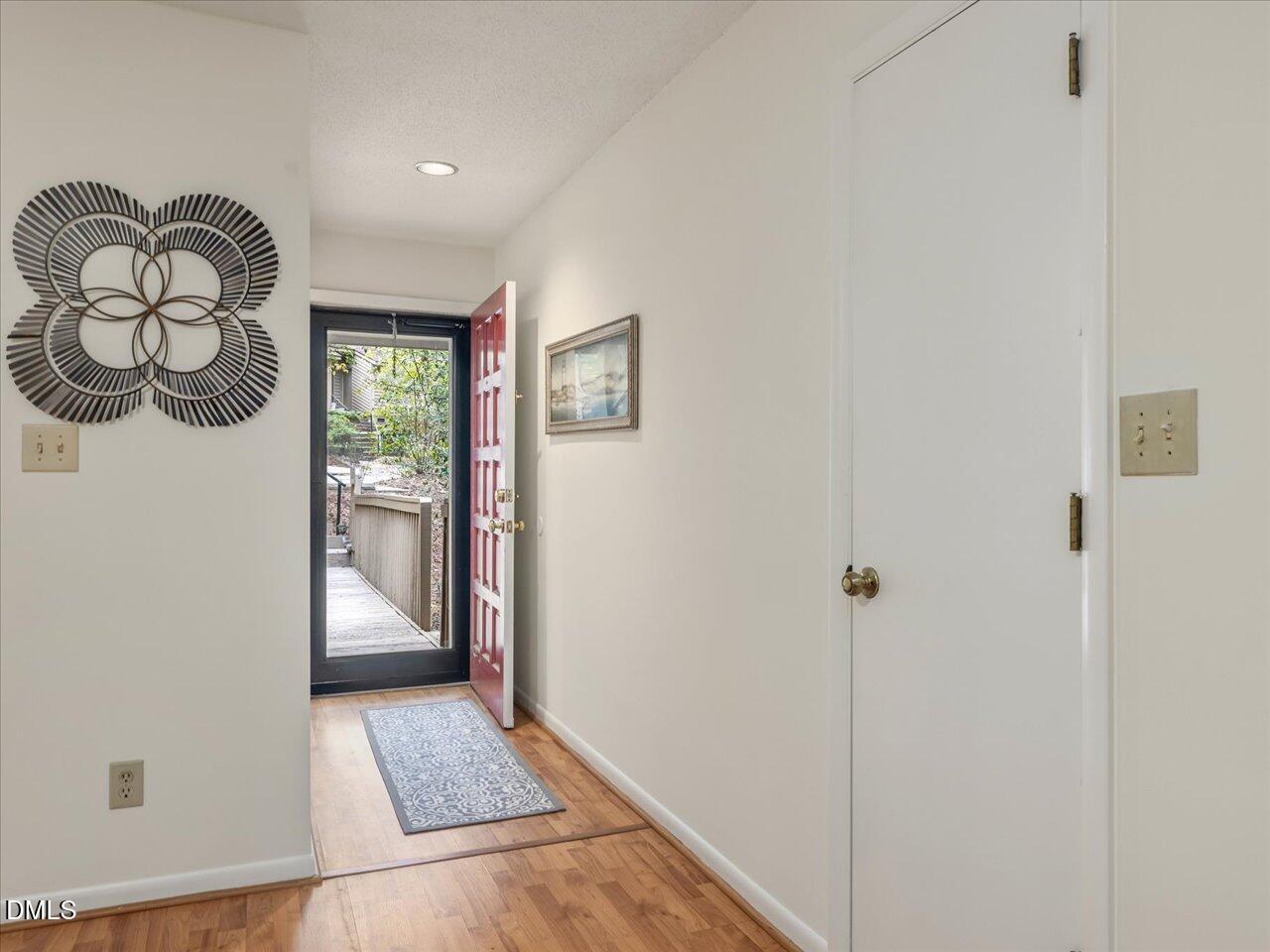 16 Pinnacle Road Durham, NC 27705 - Photo 5 of 31 09-Foyer