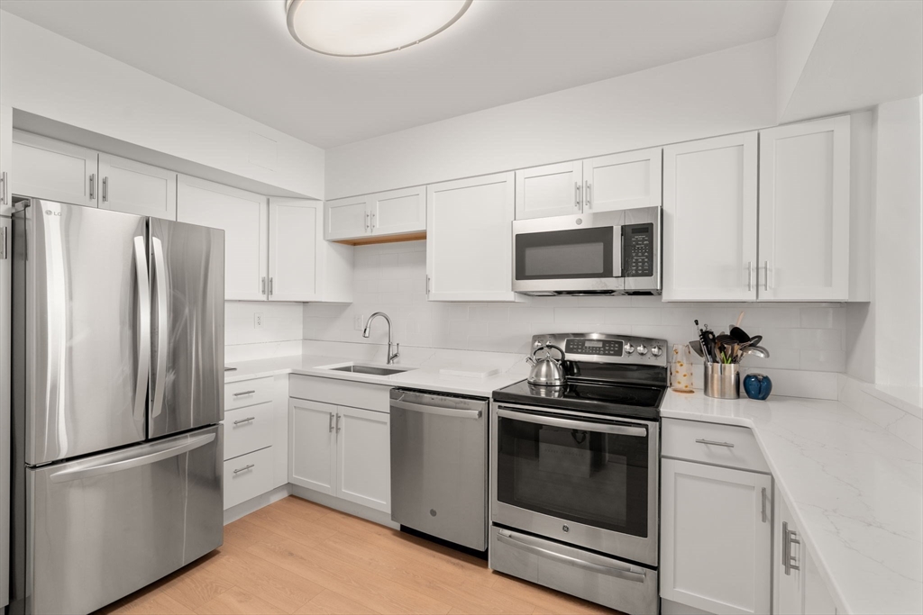 330 Beacon Street, Unit 153 Boston, MA 02116 - Photo 4 of 11