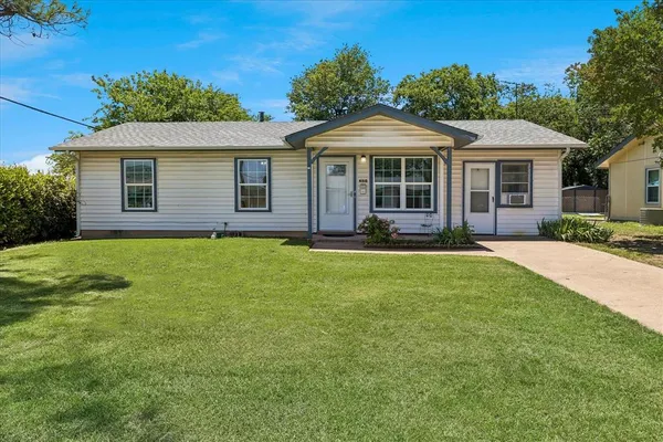 $229,500 | 321 Northwest Lorna Street, Burleson, TX 76028