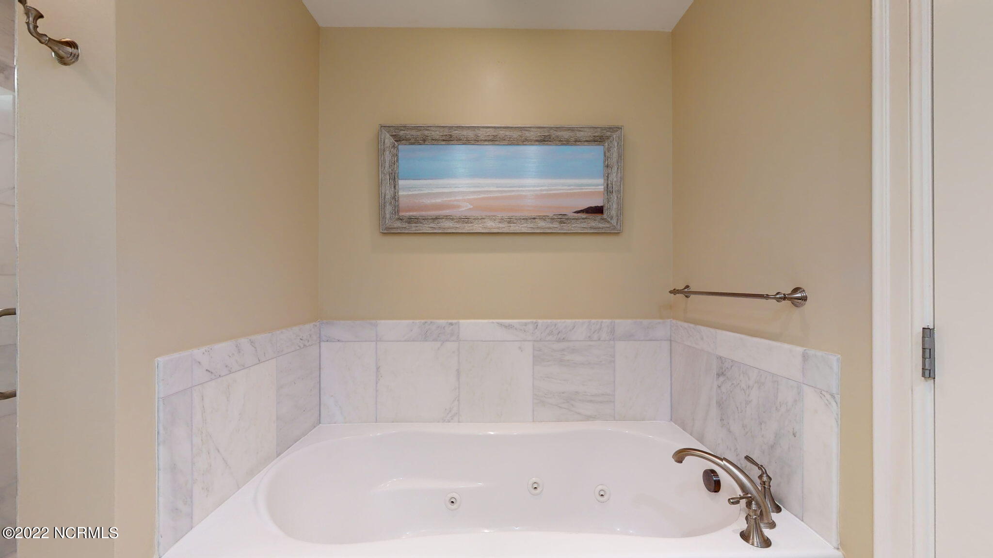 1435 Salter Path Road, Unit L3 Indian Beach, NC 28512 - Photo 17 of 40 Principle Bath