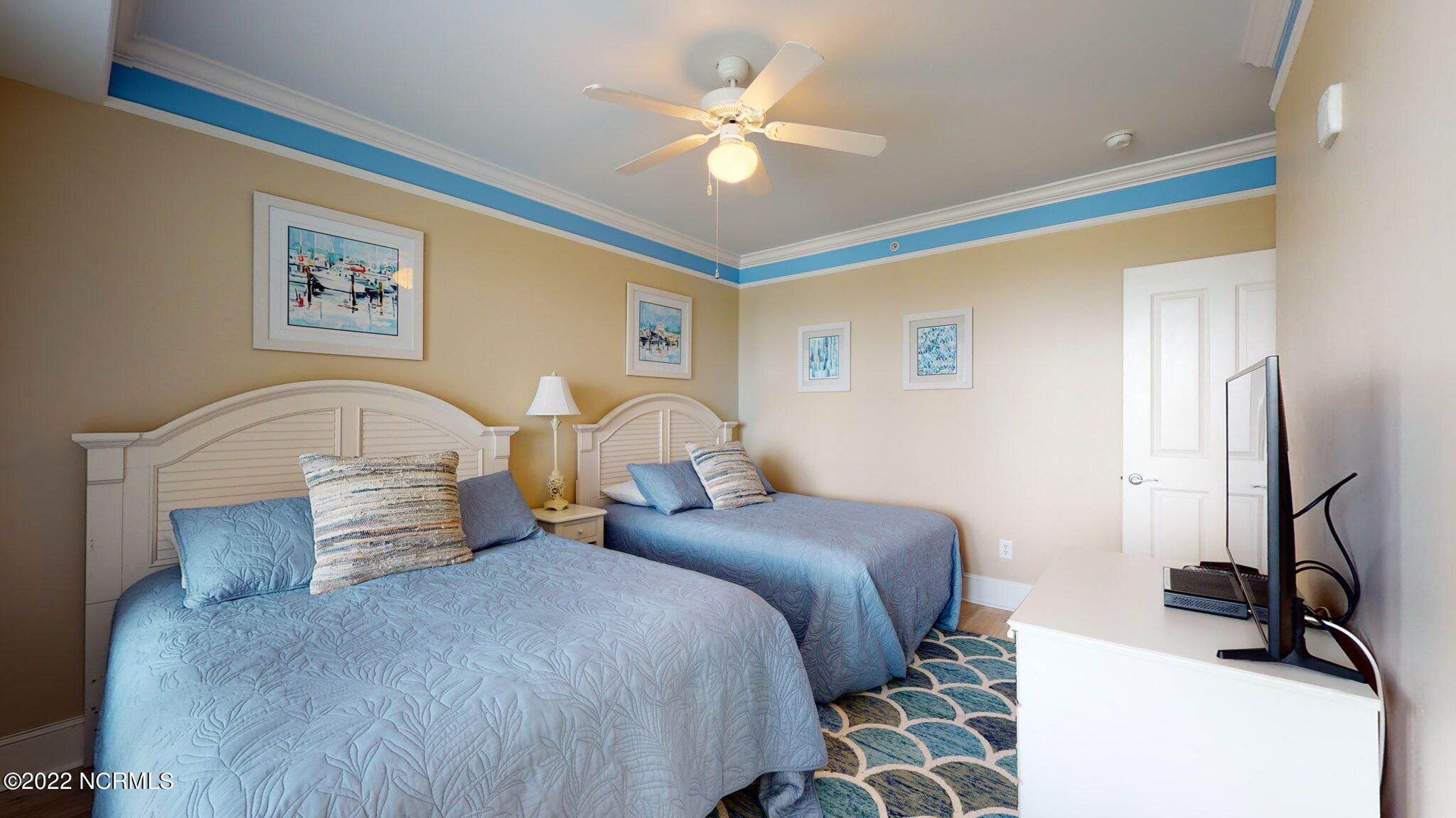 1435 Salter Path Road, Unit L3 Indian Beach, NC 28512 - Photo 20 of 40 Guest Bedroom