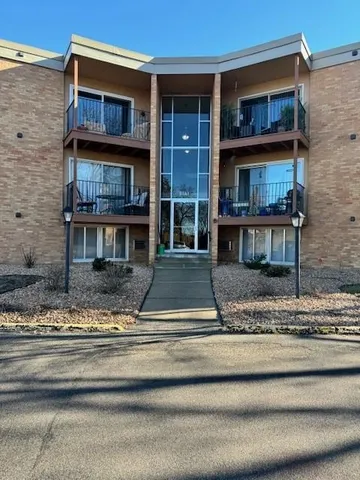 $1,350 | 9141 Highway 55, Unit 306, Golden Valley, MN 55427