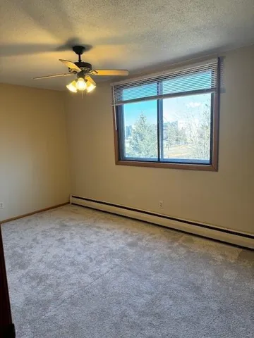 $1,350 | 9141 Highway 55, Unit 306, Golden Valley, MN 55427