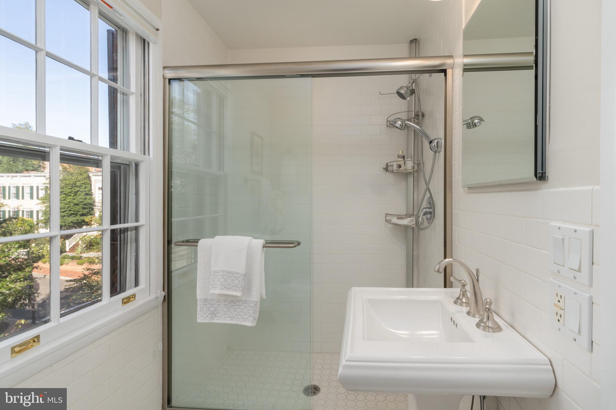 3202 Reservoir Road Northwest Washington, DC 20007 - Photo 23 of 27 Hall Bath