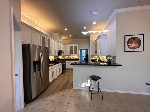 $2,700 | 913 Delrey Drive, College Station, TX 77845