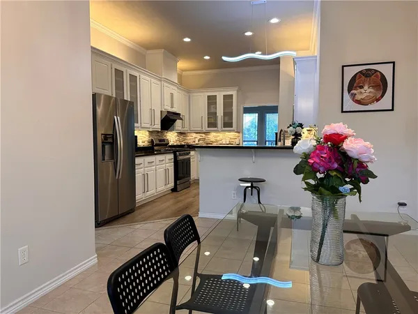 $2,700 | 913 Delrey Drive, College Station, TX 77845