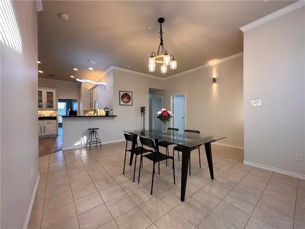 $2,700 | 913 Delrey Drive, College Station, TX 77845