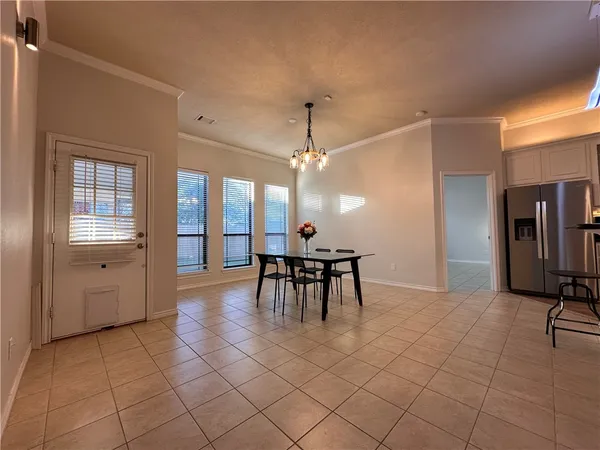 $2,700 | 913 Delrey Drive, College Station, TX 77845