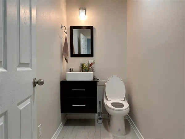 $2,700 | 913 Delrey Drive, College Station, TX 77845