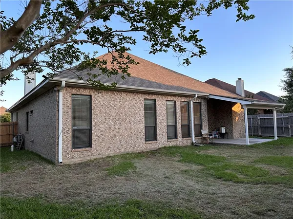 $2,700 | 913 Delrey Drive, College Station, TX 77845