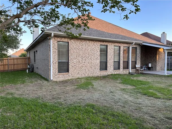 $2,700 | 913 Delrey Drive, College Station, TX 77845