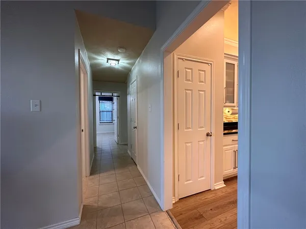 $2,700 | 913 Delrey Drive, College Station, TX 77845