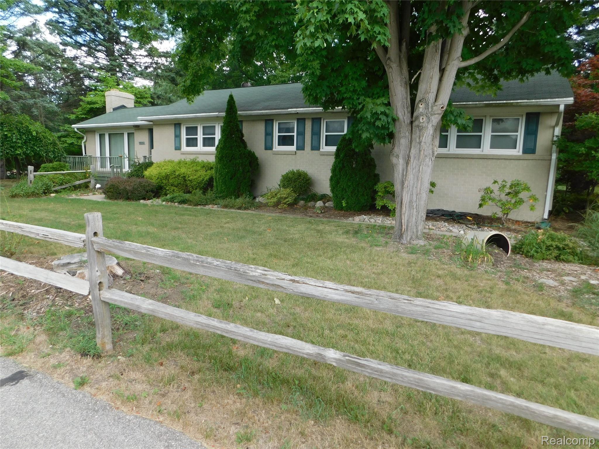3851 John R Road Rochester, MI 48307 - Photo 1 of 15 DSCN0514.JPG