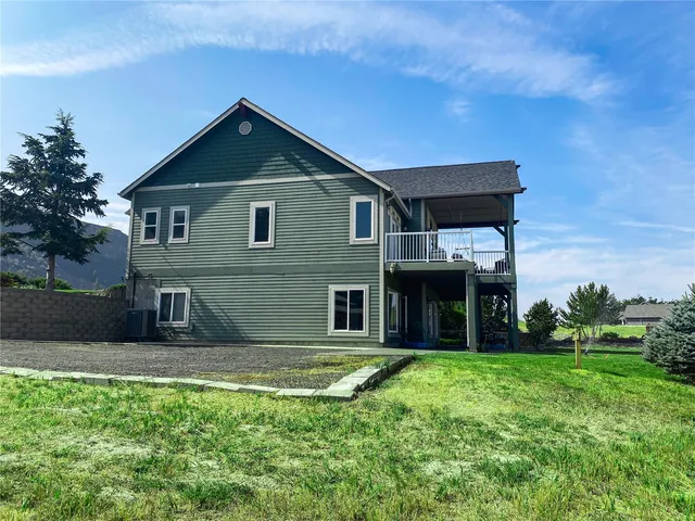 $849,999 | 55776 Bay Area Drive, Electric City, WA 99123
