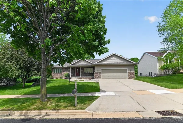$599,900 | 409 Badger Lane, Waunakee, WI 53597
