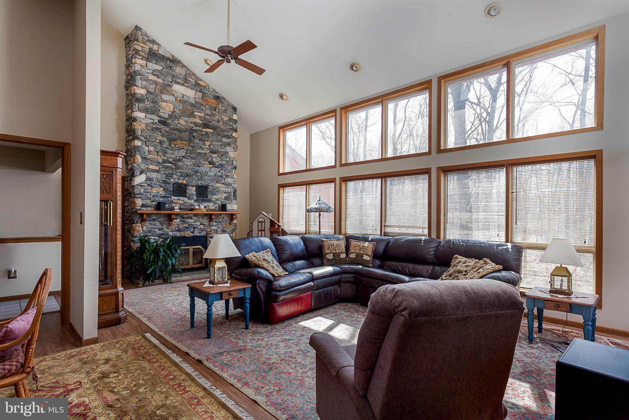 137 Bavington Road Perkiomenville, PA 18074 - Photo 13 of 35 Livingroom