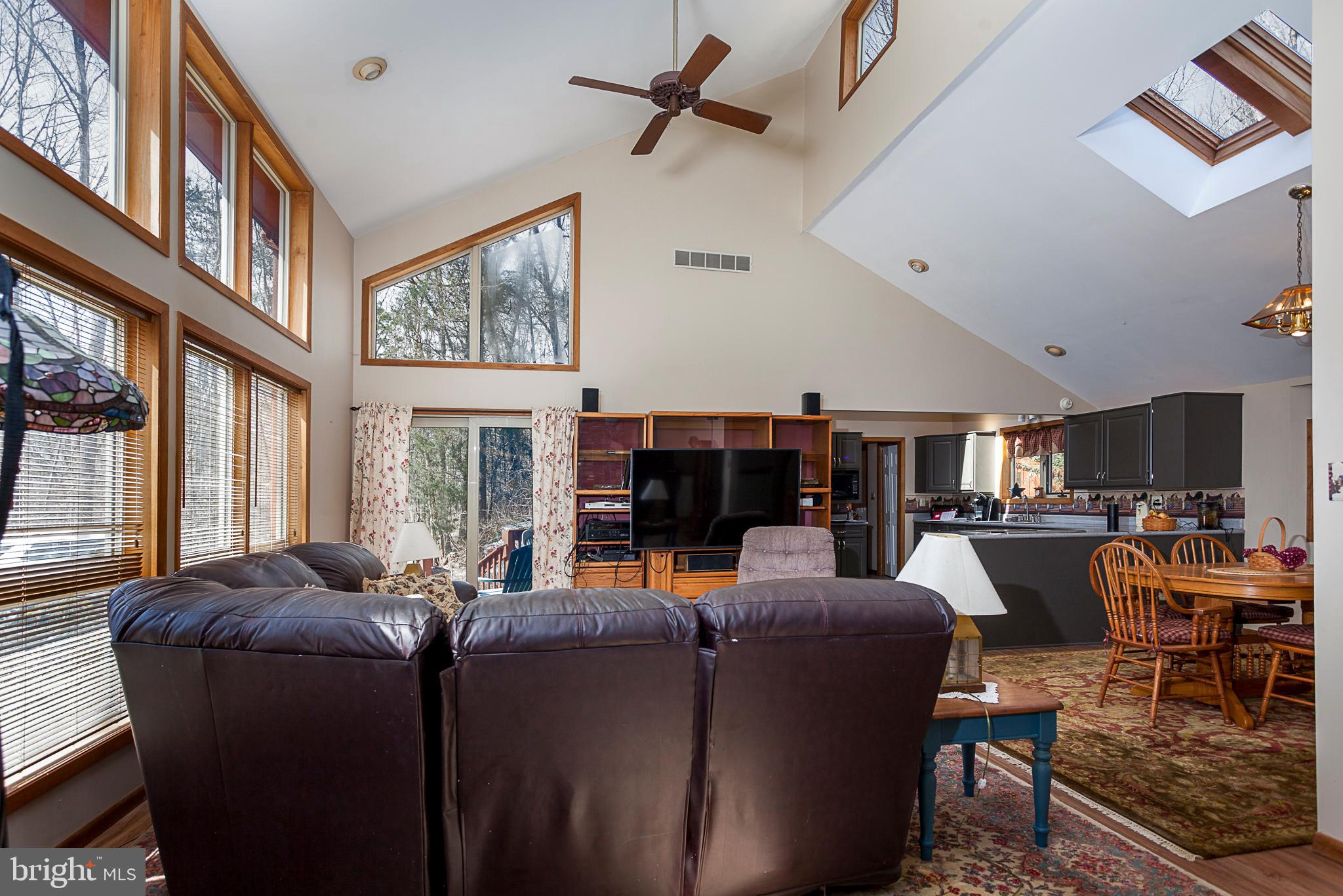 137 Bavington Road Perkiomenville, PA 18074 - Photo 16 of 35 Livingroom