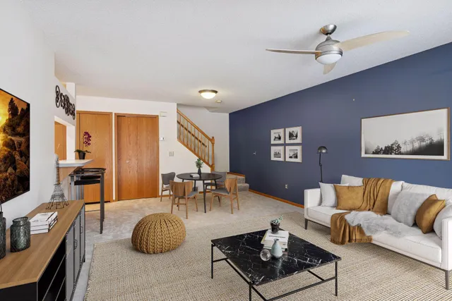 $217,900 | 717 Mariner Way, Woodbury, MN 55129