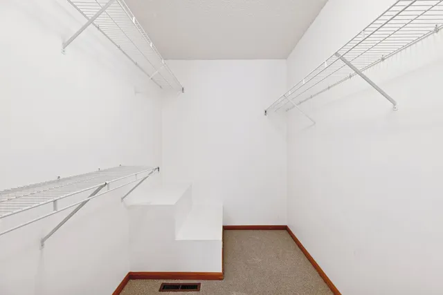 $217,900 | 717 Mariner Way, Woodbury, MN 55129