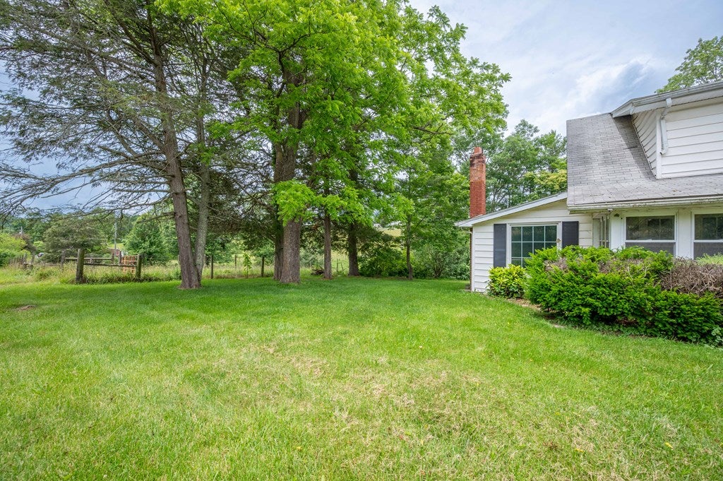 1720 West Ridge Road Wytheville, VA 24382 - Photo 11 of 70 Gallery Image 11