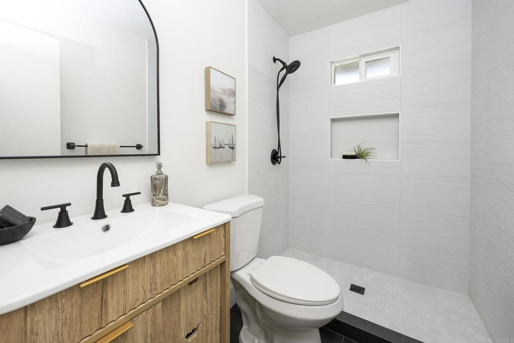 9844 Halberns Boulevard Santee, CA 92071 - Photo 16 of 27 Bathroom
