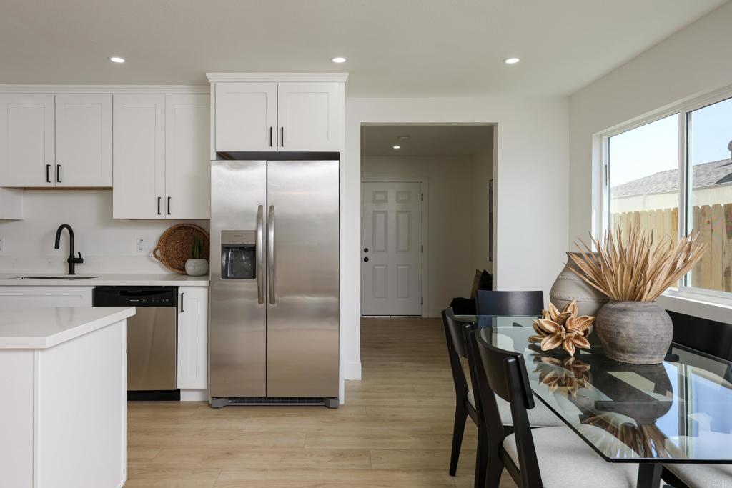 9844 Halberns Boulevard Santee, CA 92071 - Photo 9 of 27 Kitchen