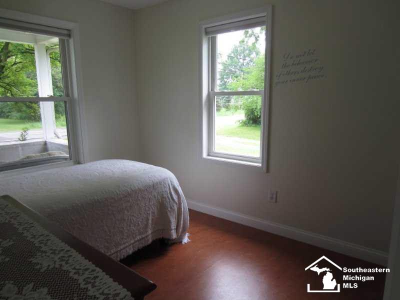 9330 Secor Road Temperance, MI 48182 - Photo 14 of 18 20443647-13.JPG