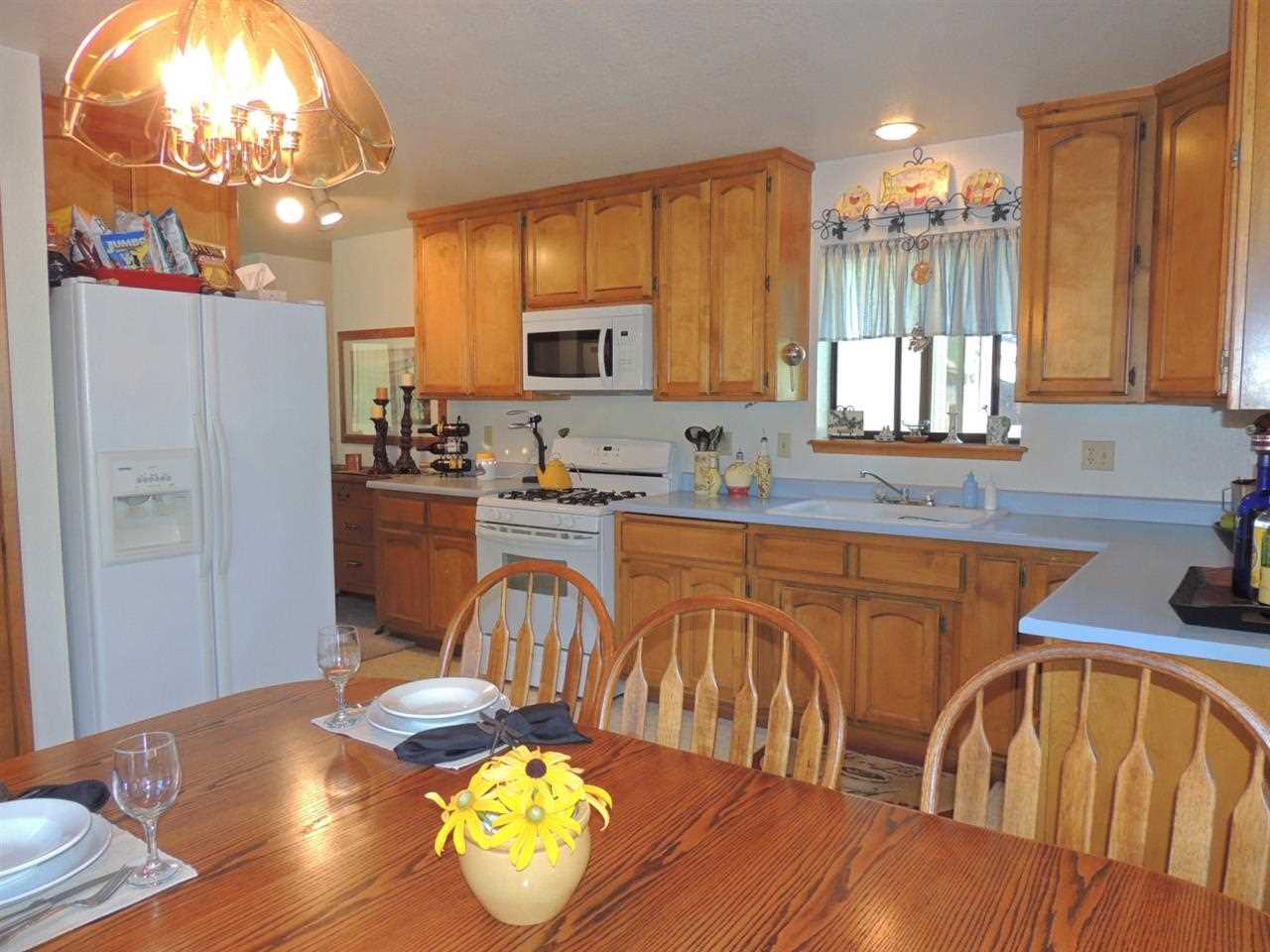 447 Red Cedar Way Chester, CA 96020 - Photo 5 of 20 Gallery Image 5