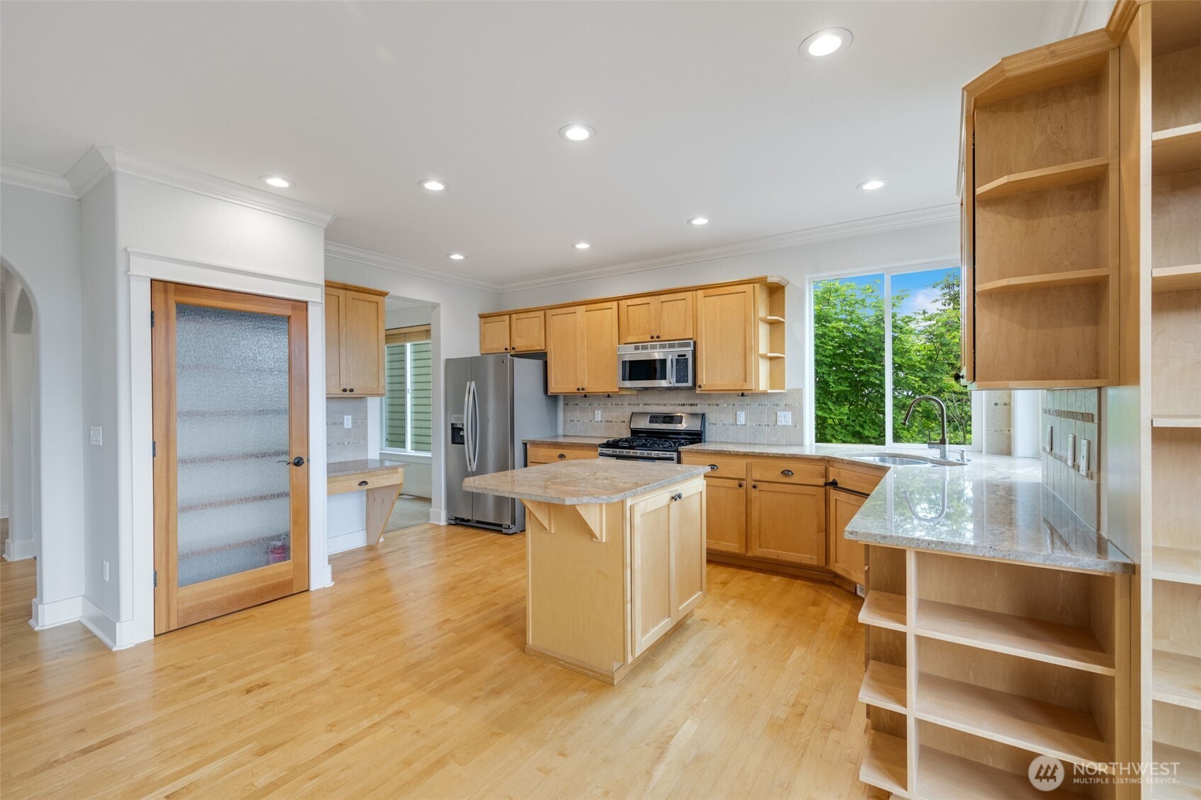 1338 Beacon Way South Renton, WA 98057 - Photo 5 of 39