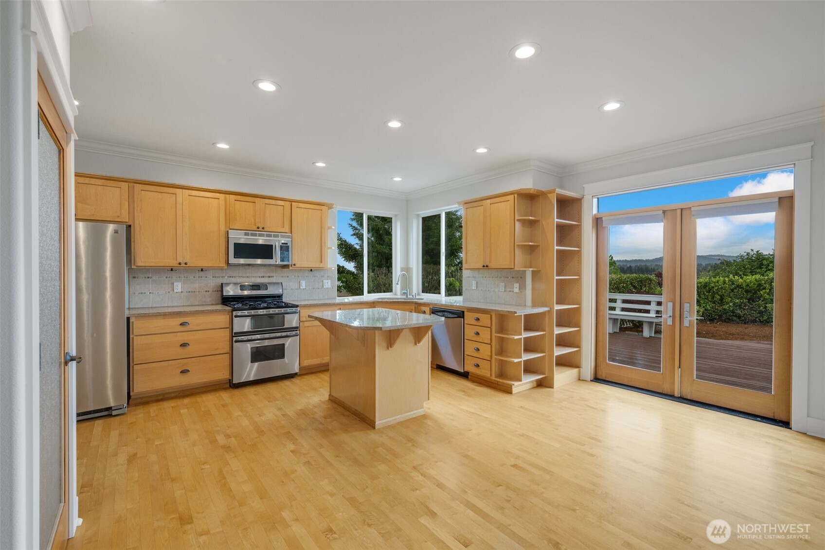 1338 Beacon Way South Renton, WA 98057 - Photo 6 of 39