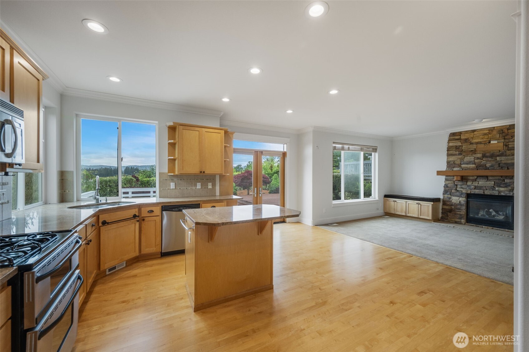 1338 Beacon Way South Renton, WA 98057 - Photo 7 of 39