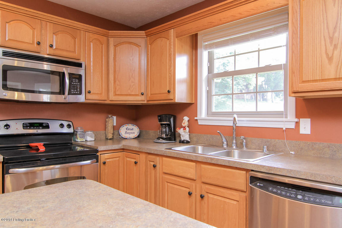 9602 Keeling Ridge Road Louisville, KY 40291 - Photo 20 of 48 Eat in Kitchen