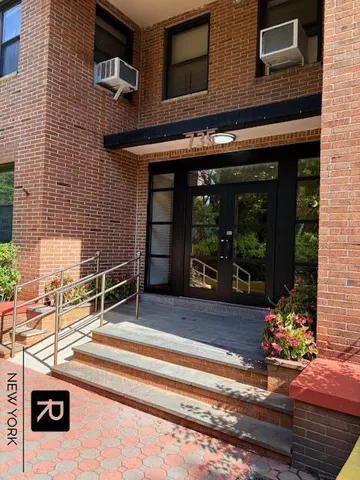 $229,000 | 735 Kappock Street, Unit 2F | Spuyten Duyvil