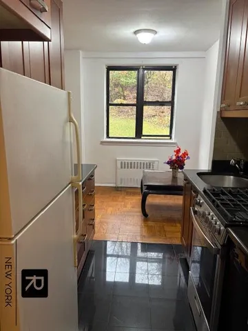 $229,000 | 735 Kappock Street, Unit 2F | Spuyten Duyvil