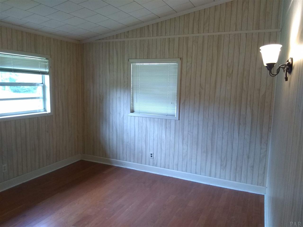 223 Camden Road Pensacola, FL 32514 - Photo 10 of 19 Gallery Image 10