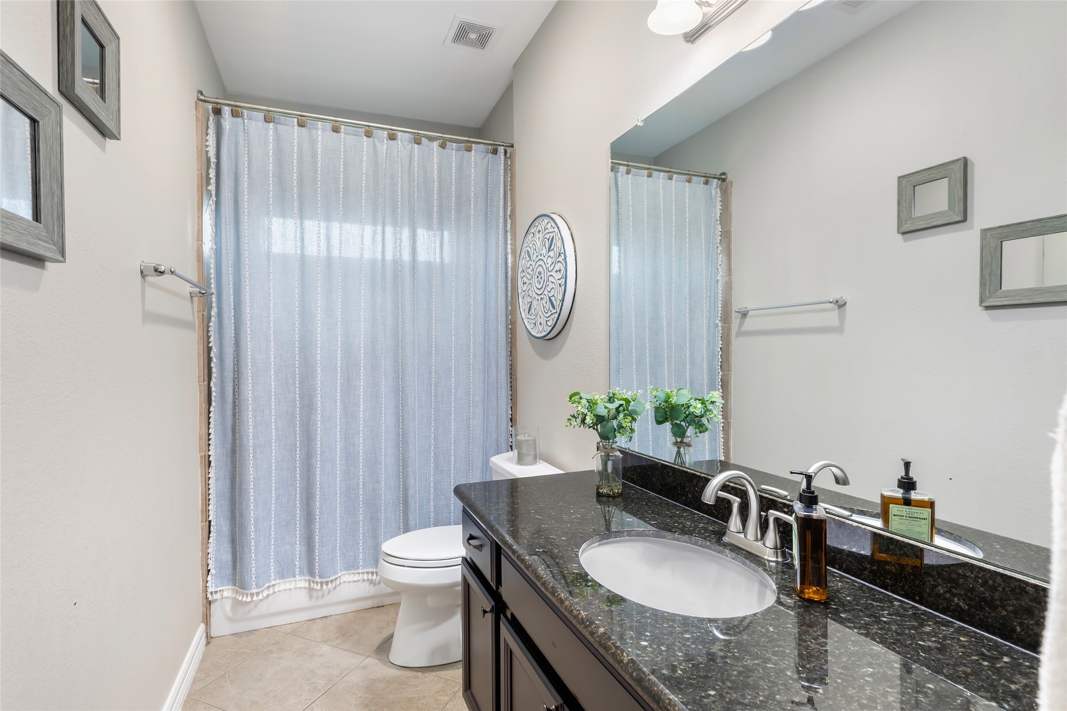 6202 Circle Back Road Baytown, TX 77523 - Photo 36 of 50 Secondary bathroom