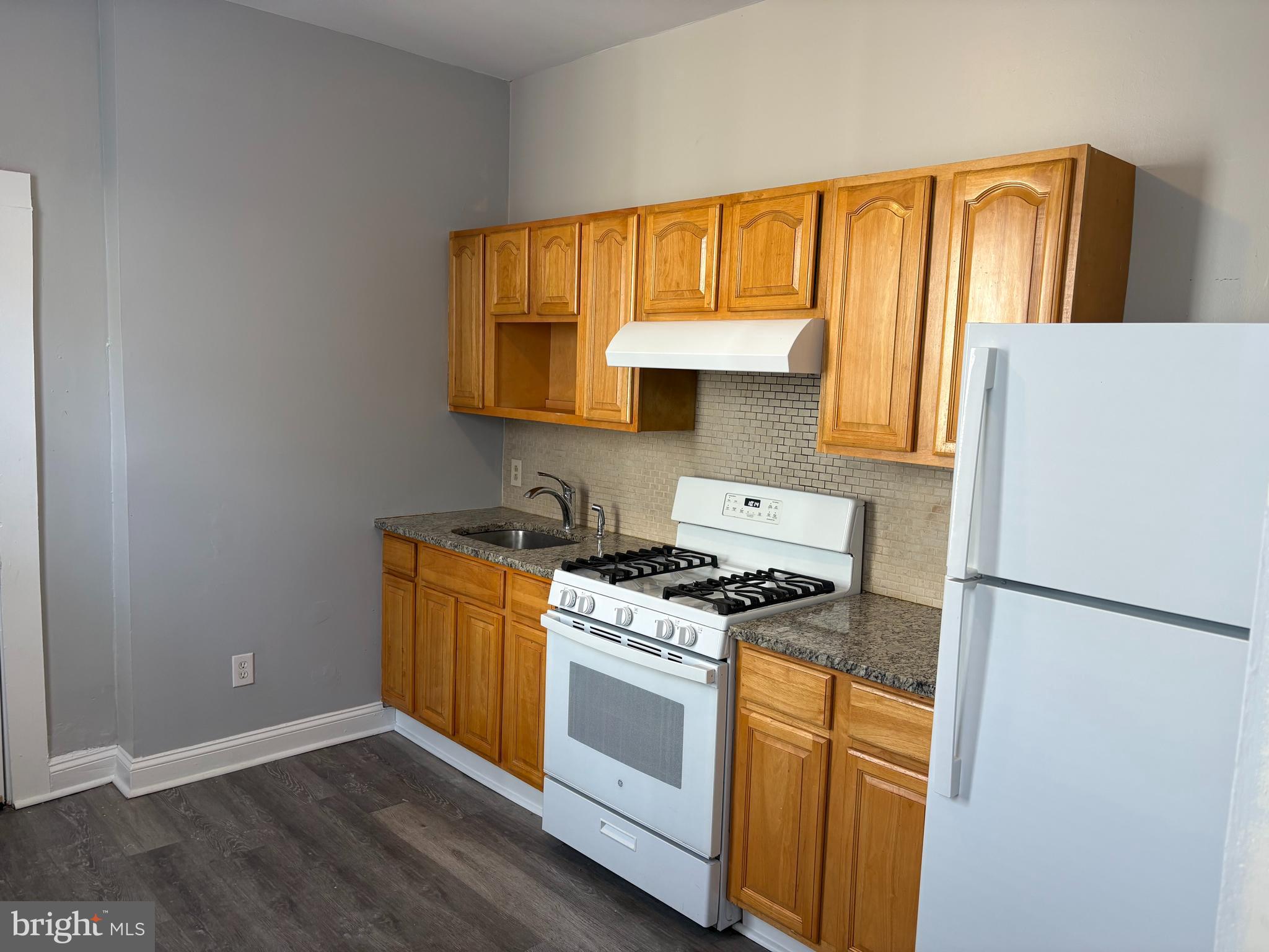 2629 North 34th Street Philadelphia, PA 19132 - Photo 10 of 24 Kitchen