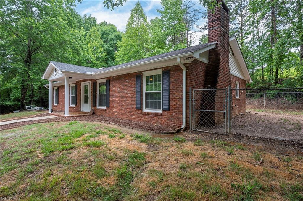 6404 Walnut Cove Road Walkertown, NC 27051 - Photo 3 of 44
