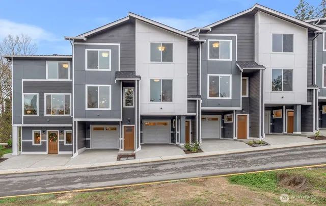 $679,990 | 16823 Alder Way, Unit E6, Lynnwood, WA 98037