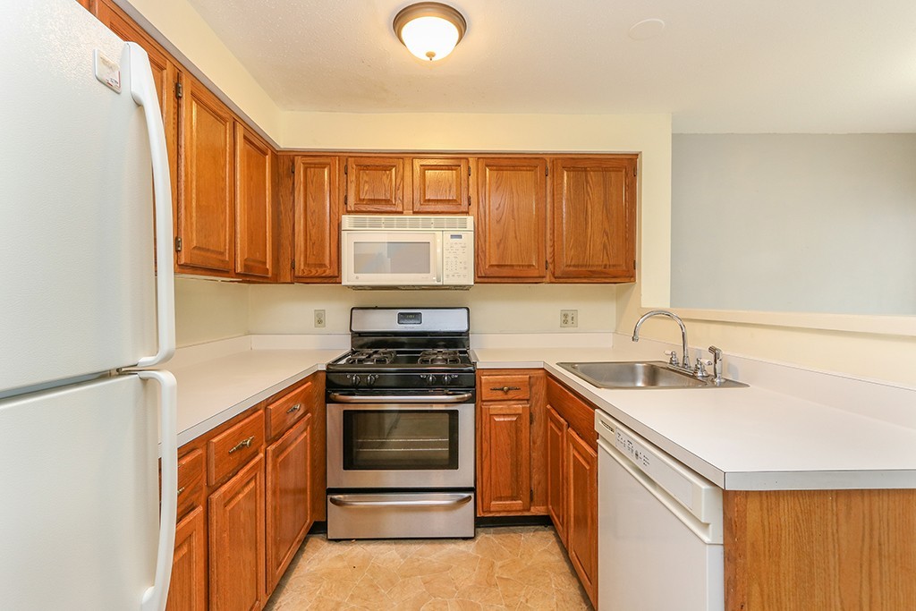 29 Stone Ridge Road, Unit 29 Franklin, MA 02038 - Photo 6 of 30 Gallery Image 6