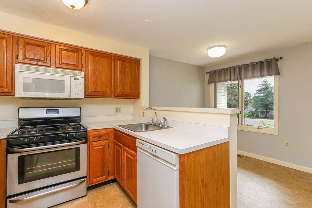 29 Stone Ridge Road, Unit 29 Franklin, MA 02038 - Photo 7 of 30 Gallery Image 7
