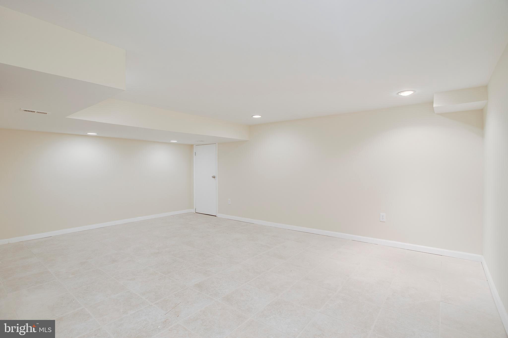 6108 Edlynne Road Baltimore, MD 21239 - Photo 13 of 26