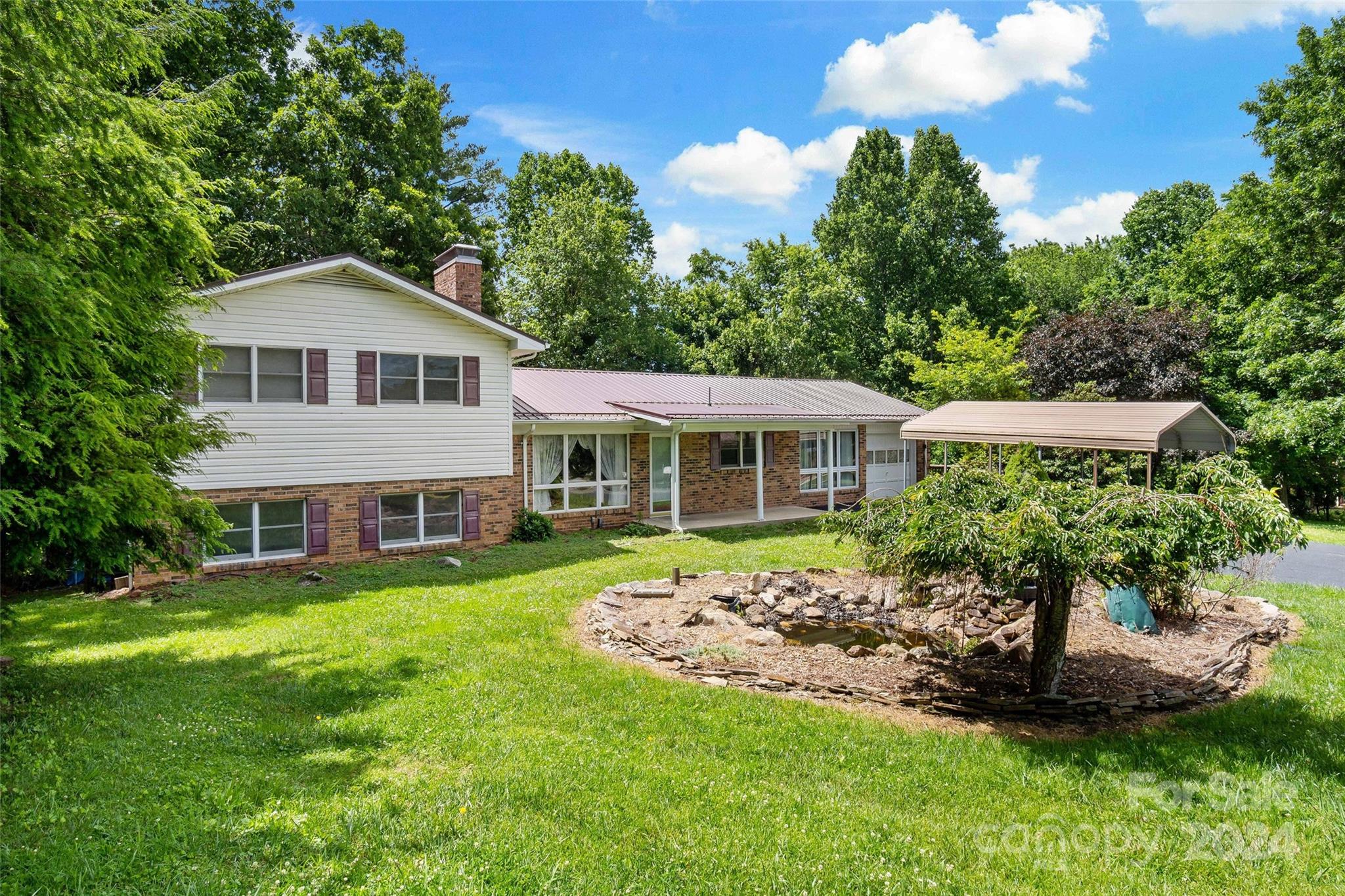 560 Carters Ridge Road Spruce Pine, NC 28777 - Photo 1 of 47 Gallery Image 1