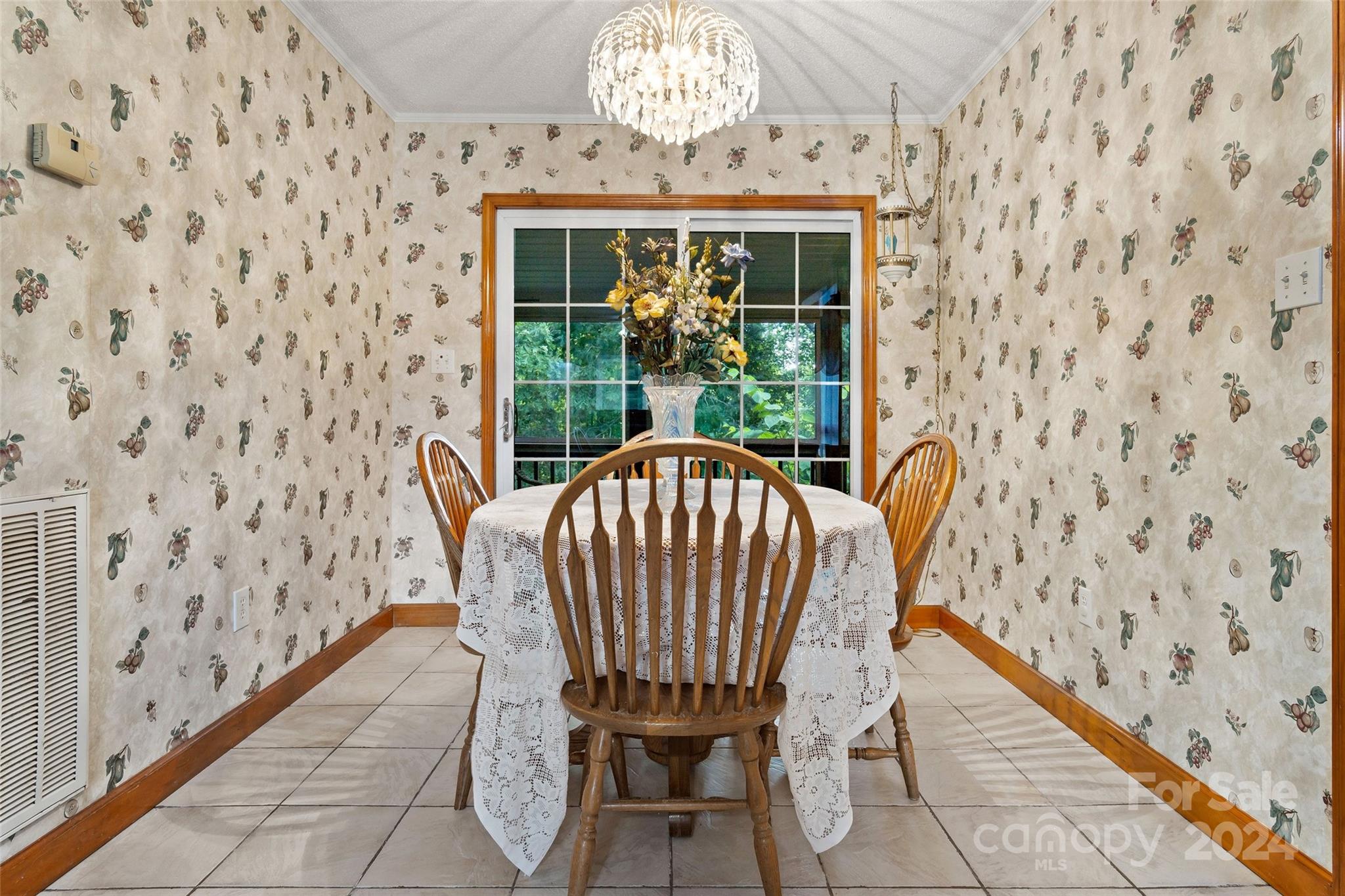 560 Carters Ridge Road Spruce Pine, NC 28777 - Photo 16 of 47 Gallery Image 16