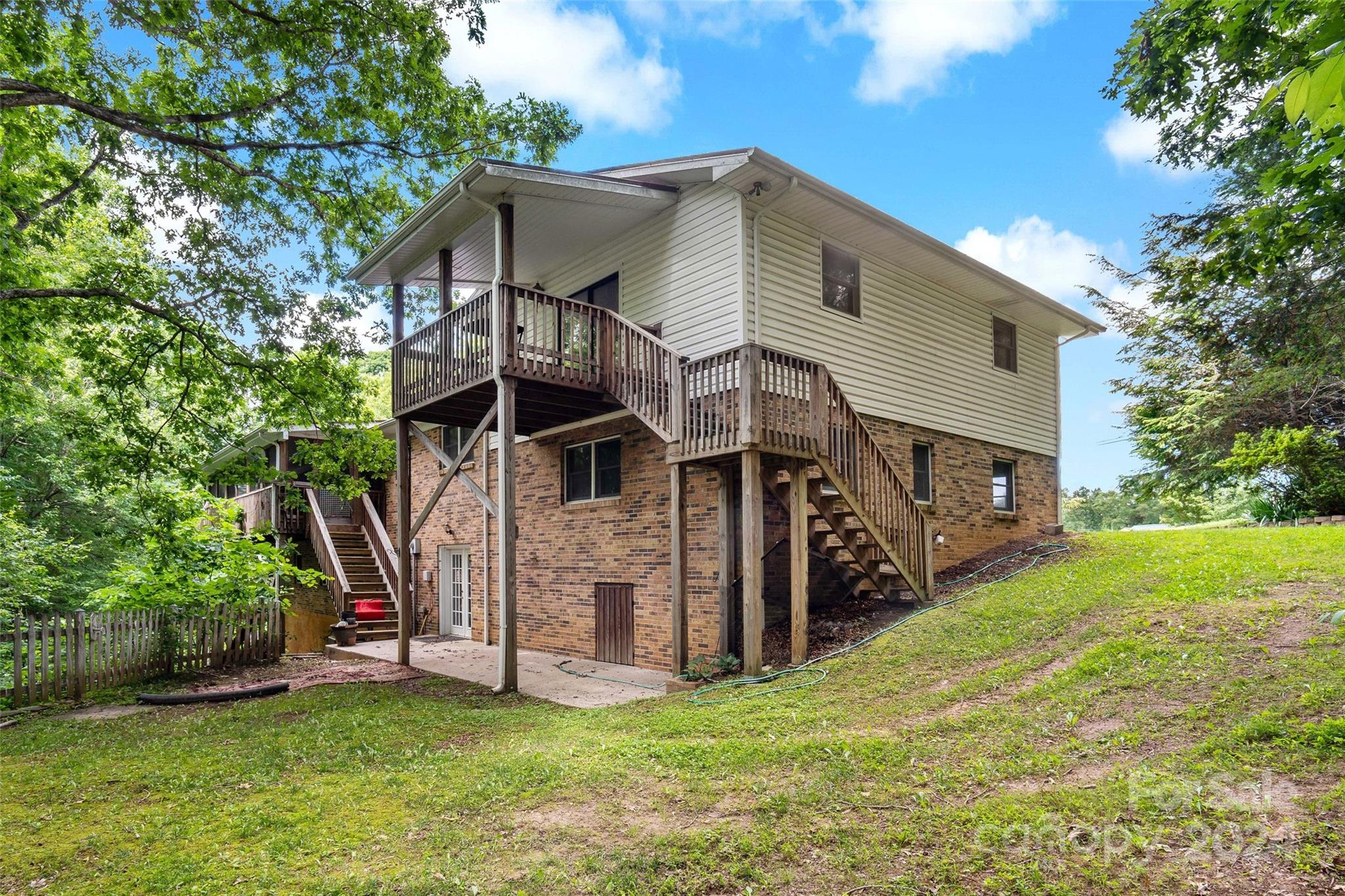 560 Carters Ridge Road Spruce Pine, NC 28777 - Photo 4 of 47 Gallery Image 4