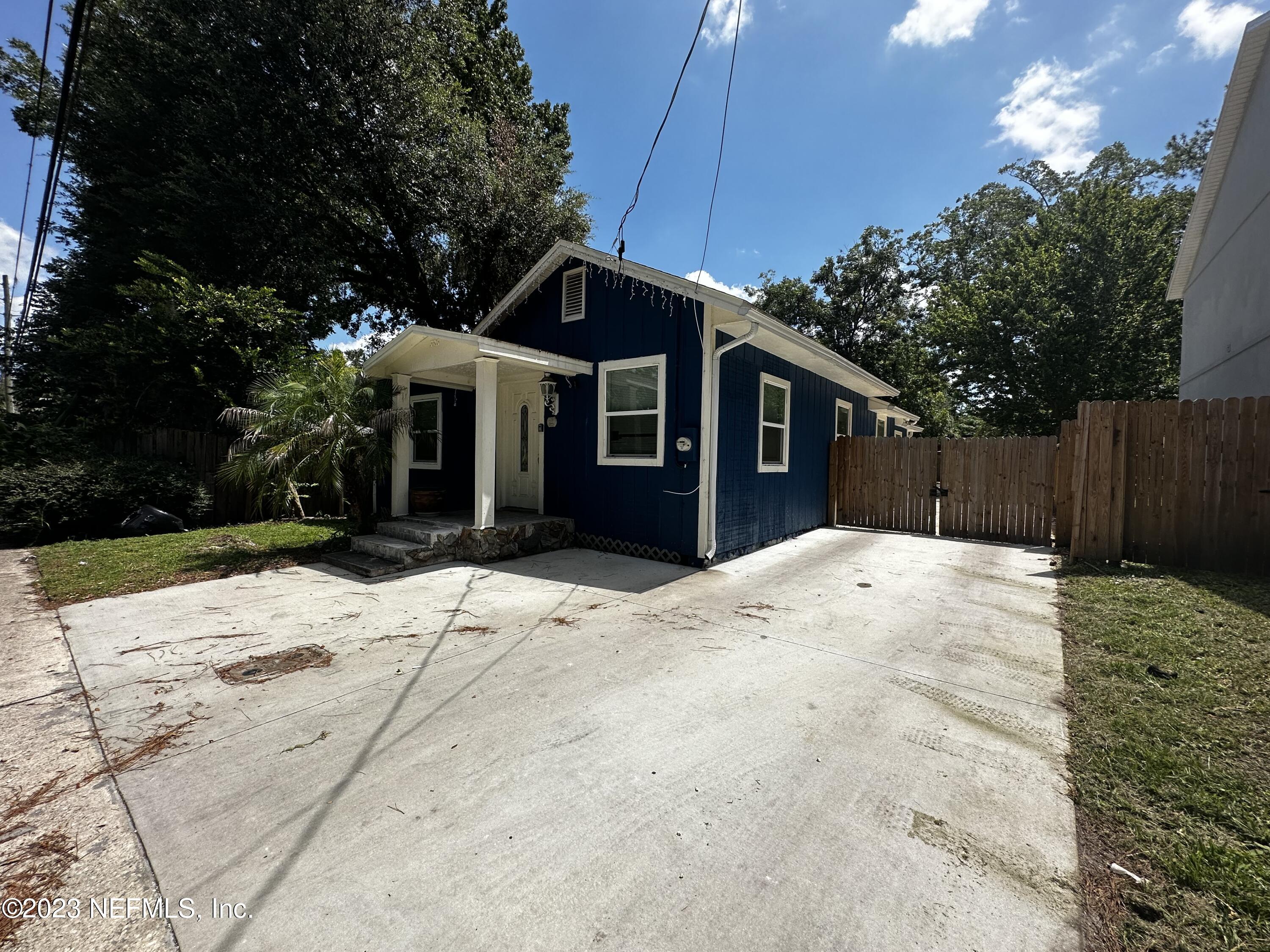 3303 Spring Glen Road Jacksonville, FL 32207 - Photo 3 of 18 IMG_2827