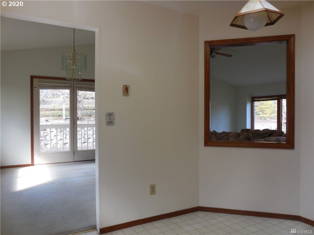 3627 Columbia Heights Road Longview, WA 98632 - Photo 11 of 32 Gallery Image 11