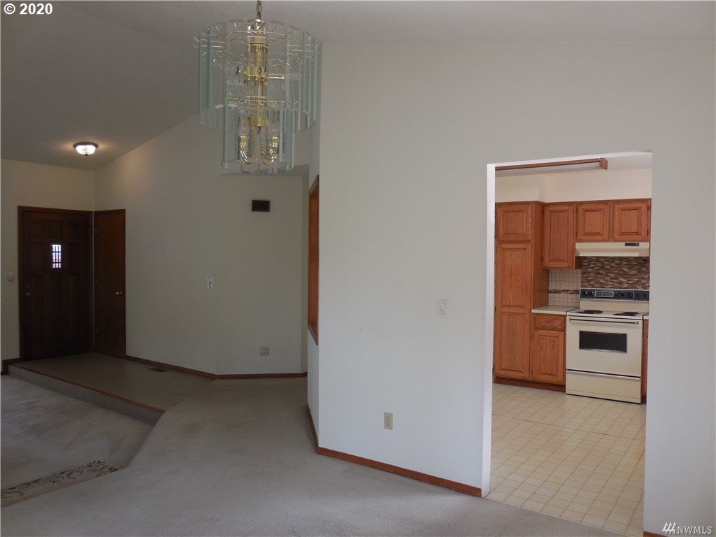 3627 Columbia Heights Road Longview, WA 98632 - Photo 13 of 32 Gallery Image 13