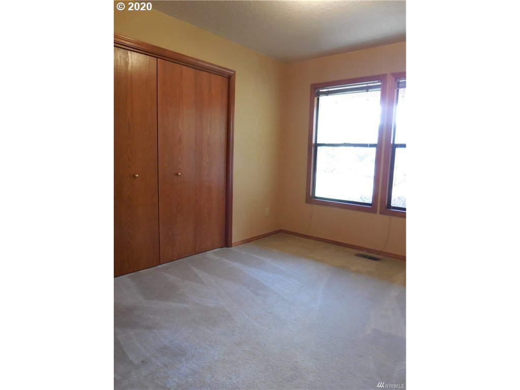 3627 Columbia Heights Road Longview, WA 98632 - Photo 15 of 32 Gallery Image 15