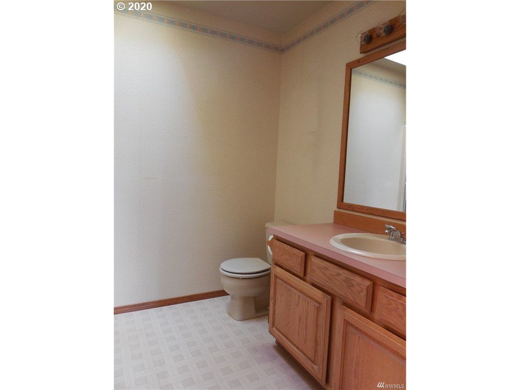3627 Columbia Heights Road Longview, WA 98632 - Photo 17 of 32 Gallery Image 17